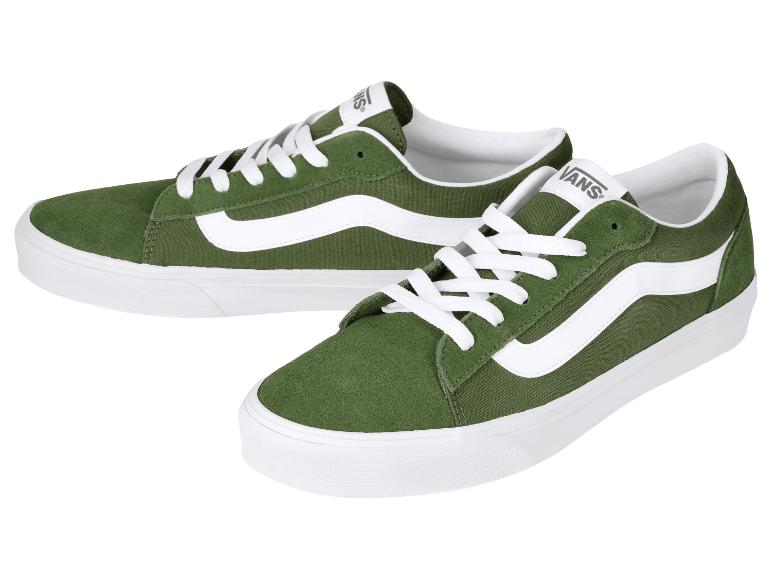 Grüne Wildleder- und Canvas-Sneaker mit weißen Schnürsenkeln und Sohlen
