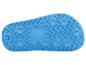 Blaue Sandalensohle mit Zickzackmuster und runden Details.
