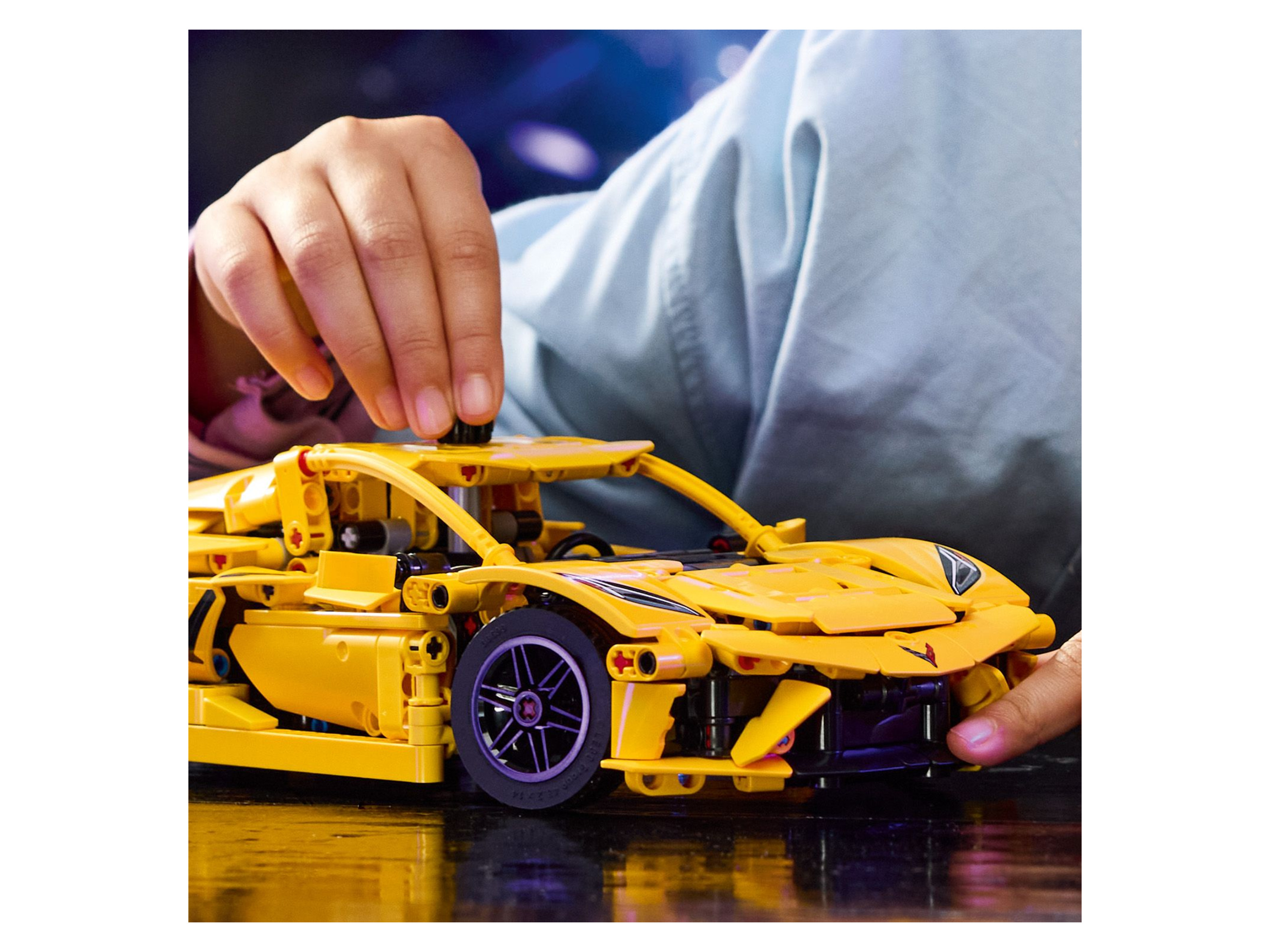 LEGO Technic 42205 Chevrolet Corvette Stingray 5