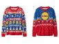 Zwei Lidl-Weihnachtspullover, einer mit festlichen Mustern und Logos, der andere mit einem großen Logo.