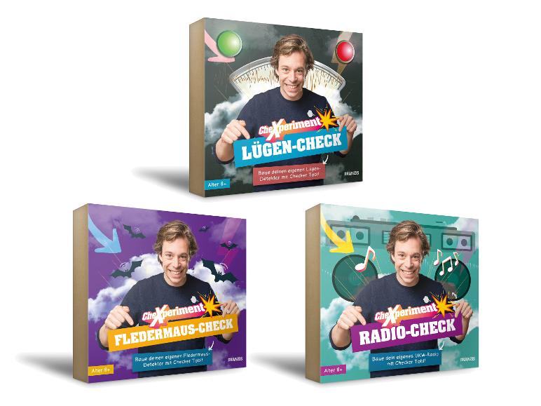 Drei „CheXperiment“-Sets mit Checker Tobi: Lügen-Check, Fledermaus-Check und Radio-Check.