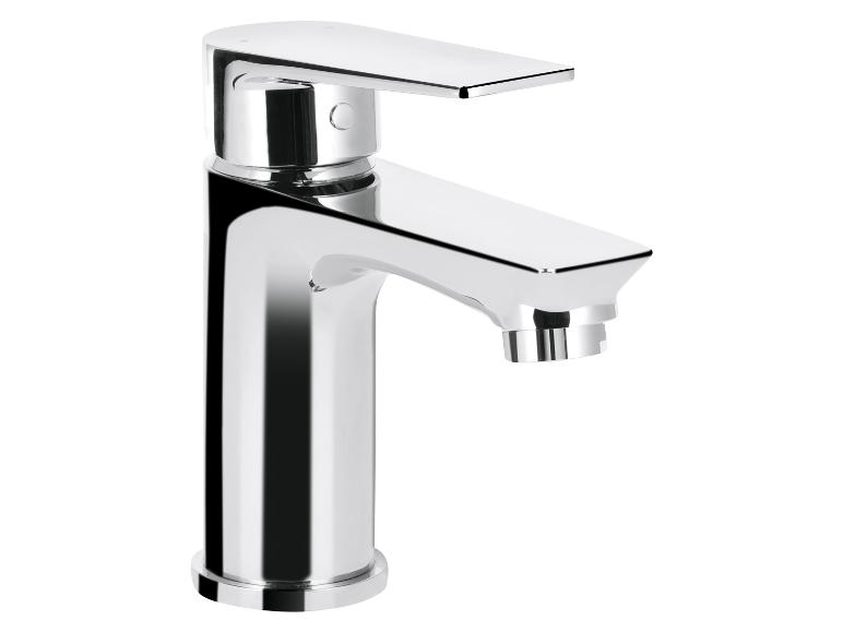 Moderner verchromter Einhebel-Waschtischmischer.