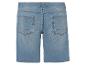 Hellblaue Jeans-Shorts: Rückansicht.