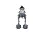 Science-Fiction-Actionfigur auf einem Läufer