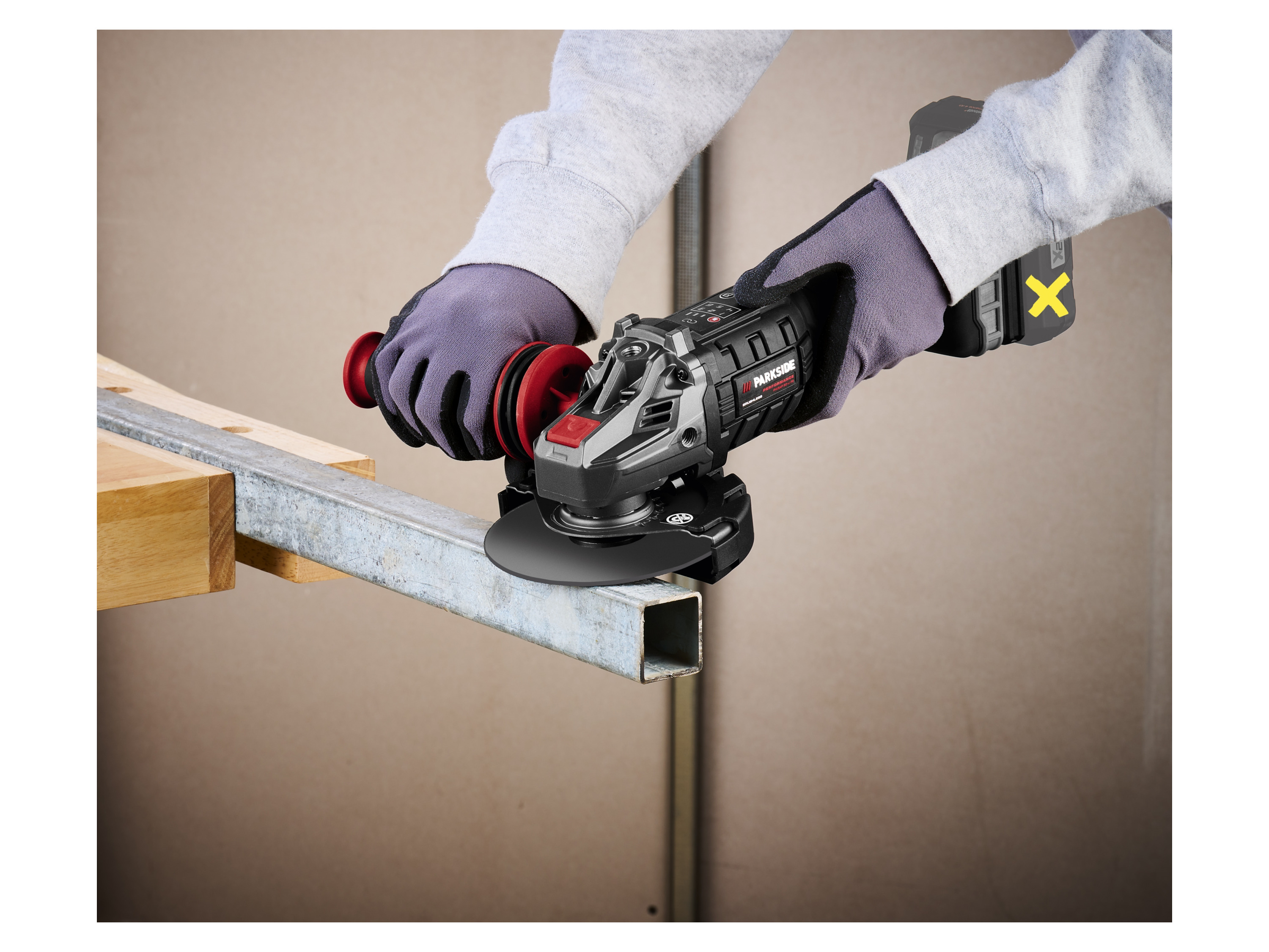 Thumbnail - PARKSIDE PERFORMANCE® 20 V Akku-Winkelschleifer »PWSAP 20 Li F6«, ohne Akku und Ladegerät