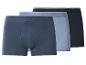 Drei Herren-Boxershorts in Blau- und Marineblautönen, hintereinander angeordnet.
