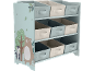 Kinderregal mit hellblauem Rahmen und Stoffboxen, mit Waldtier-Design.