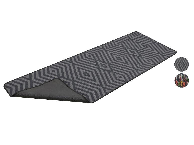Rutschfeste Küchenmatte mit grauem und schwarzem geometrischem Muster, mit Gewürzdetails.