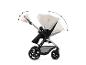 Beiger Kinderwagen mit verstellbarem Griff und Verdeck, auf weißem Hintergrund.