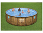 Ein Bestway Power Steel Schwimmbecken mit Leuten, die darin schwimmen.