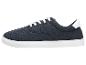 Dunkelblaue Herren-Sneaker mit weißen Schnürsenkeln und Sohle.