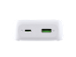 Weißes Ladegerät mit USB-C PD und USB-A Quick Charge 3 Anschluss.