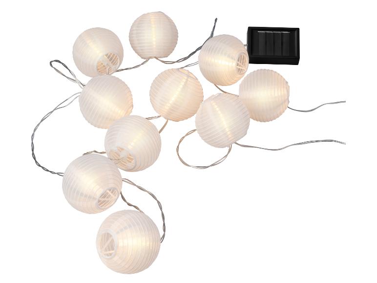 Solar-Lichterkette mit weißen Papierlaternen