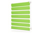 Grüne Rollos mit weißen Streifen.