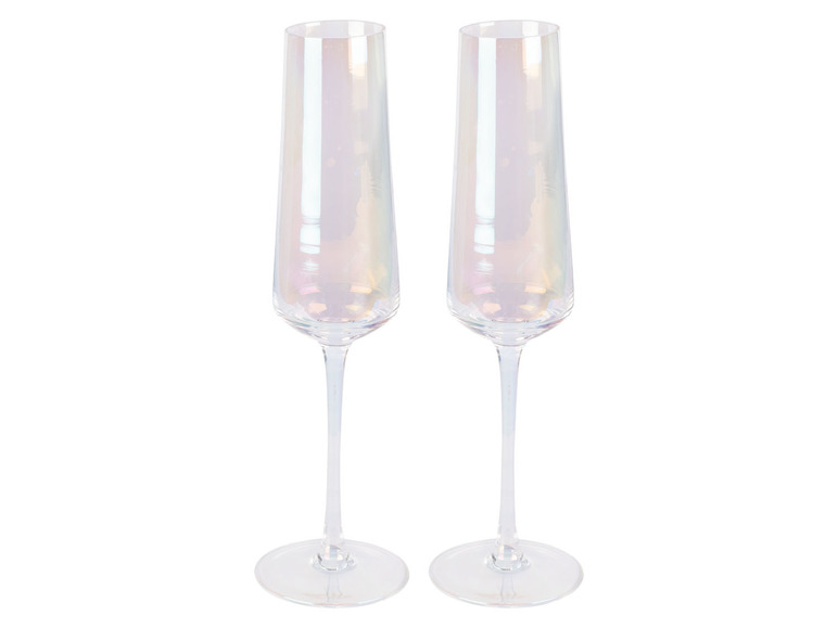 Zwei Champagnergläser mit Perlmutteffekt.