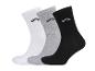 Set aus drei Paar Socken: weiße, graue und schwarze