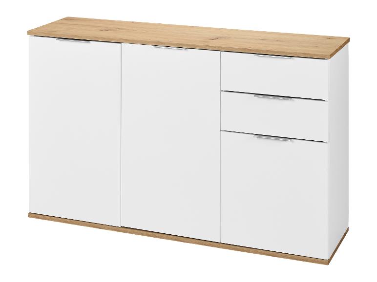Weißes Sideboard mit drei Türen und drei Schubladen, mit Holzoptik-Platte und -Sockel.