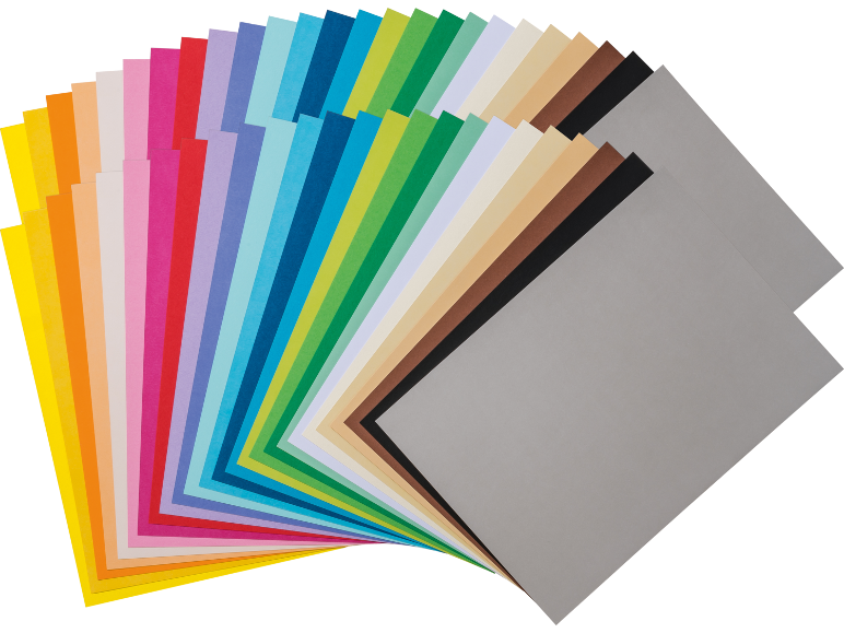 Verschiedene bunte Bastelpapierbögen, fächerförmig angeordnet.