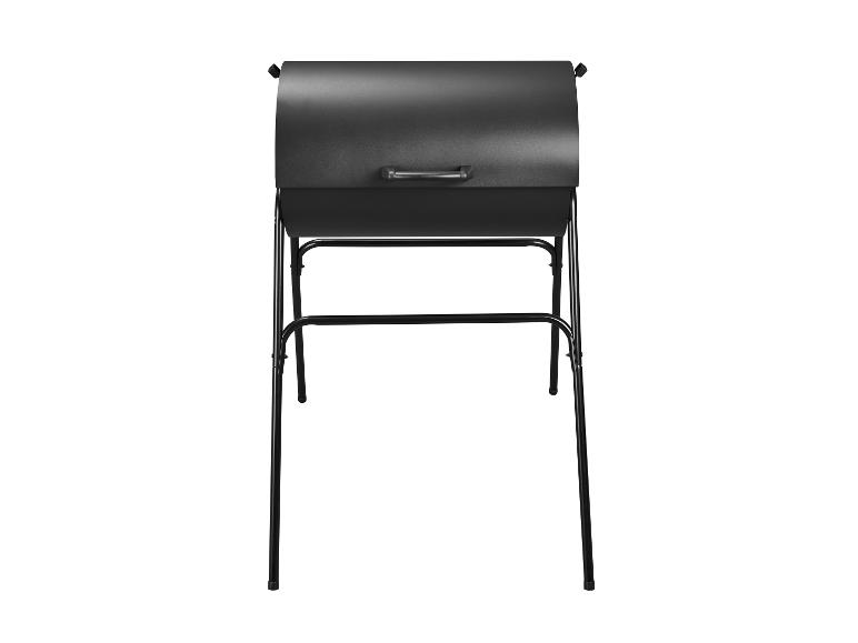 Schwarzer Grill mit Deckel und Beinen