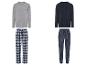 Zwei Pyjama-Sets mit Langarm und karierten Hosen.