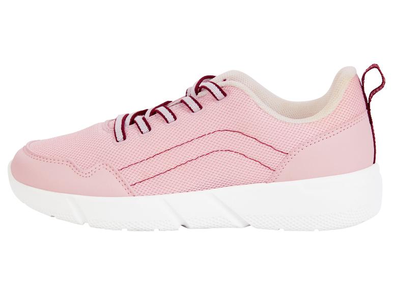 Rosa Sneaker mit Schnürsenkeln, weiße Sohle.
