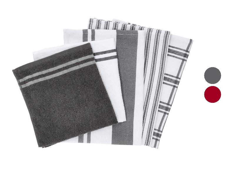 Set Küchentücher in verschiedenen grau-weißen Streifen- und Karomustern.