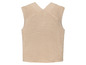 Beige Strickweste ohne Ärmel.