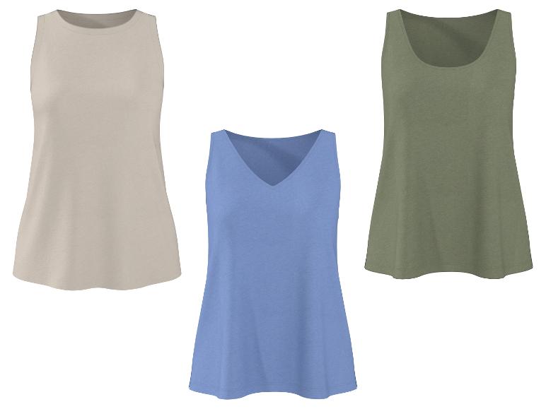 Drei ärmellose Damen-Tops in Beige, Blau und Olivgrün.