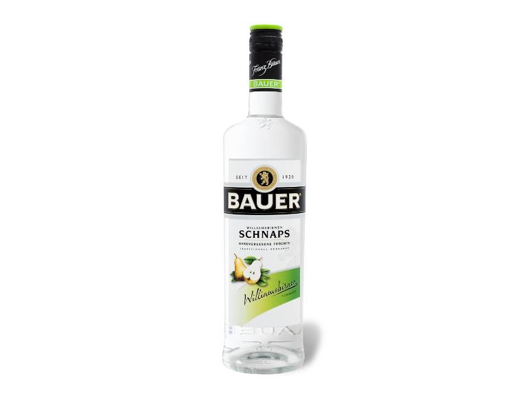 Franz Bauer Williamsbirnen-Schnapsflasche auf weißem Hintergrund.