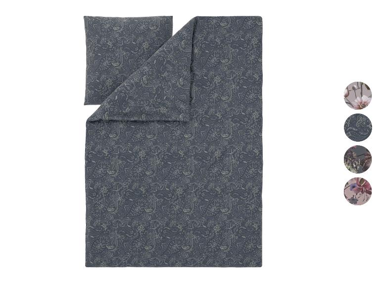 Graues Bettwäsche-Set mit Paisley-Muster und floralen Farbmustern.