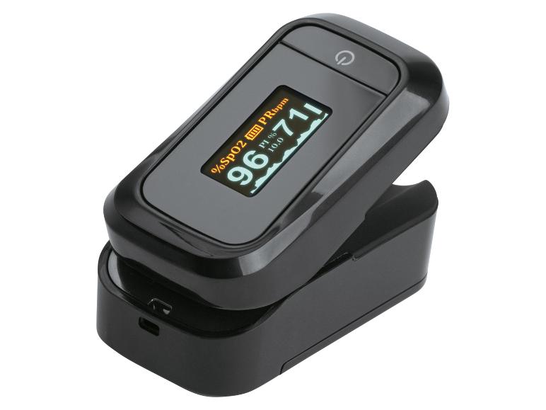 Schwarzes Pulsoximeter mit Anzeige von 96% SpO2 und 71 bpm