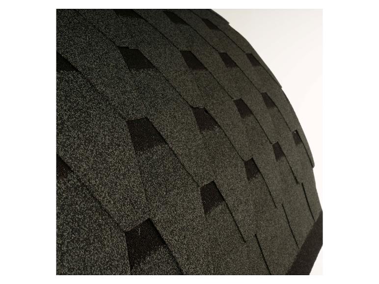 Schwarze Bitumenschindeln mit körniger Textur