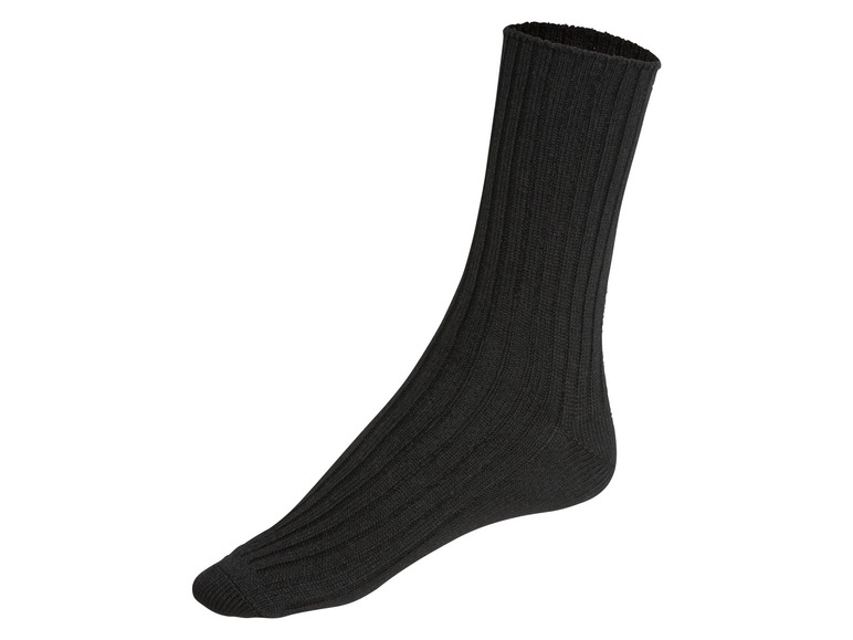 Schwarze gerippte Socken.