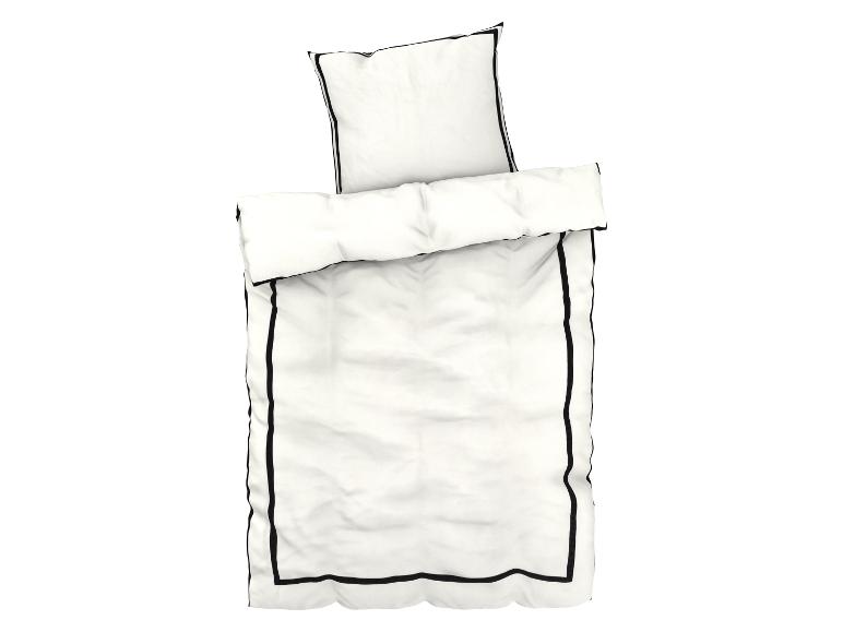 Weiße Bettdecke mit schwarzem Rand