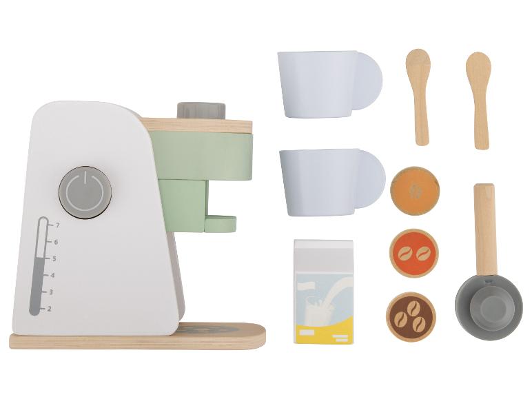 Hölzernes Kaffeemaschinen-Spielset mit Zubehör, inklusive Tassen, Löffeln und Milch.