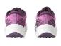 Lila Laufschuhe mit weißer Sohle.