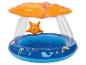 Aufblasbarer Kinderpool mit orangefarbenem Sonnendach und Meeresmotiven.