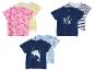 Sommerliche Baby-T-Shirts mit Eiscreme-, Streifen- und Haifischmotiven.