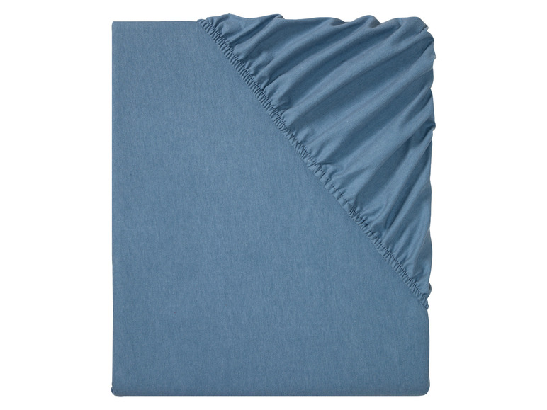 Ein blaues Spannbettlaken.