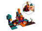 LEGO Minecraft-Set mit Vulkan, Baum und Figur.