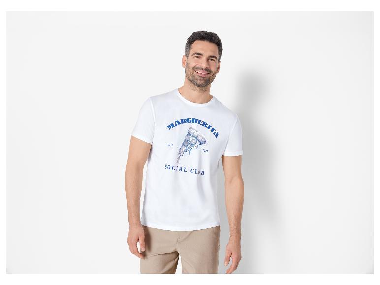 Weißes Social Club T-Shirt mit Margherita Pizza-Motiv.
