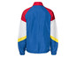 Eine blaue Windjacke mit roten, weißen und gelben Details.
