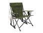 Ein GCI Outdoor Rocker Stuhl mit grüner Sitzfläche und schwarzem Metallgestell.