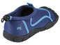Ein blauer Wassersportschuh der Marke Mares mit schwarzer Sohle.