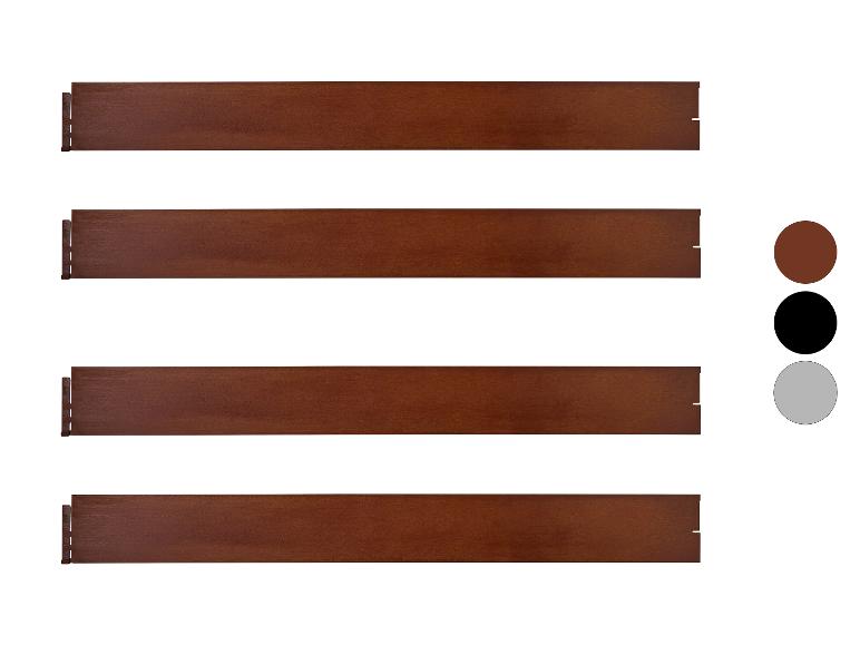 Vier braune Holzbretter mit Farbmustern an der Seite