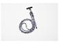 Schwarz-weißes Smartphone-Lanyard mit geometrischem Muster und Metallhaken.