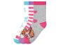 Drei Paar Kindersocken: Herzchen, Streifen und Hundepfoten.