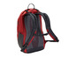 Ein roter Rucksack von Nordisk mit Mesh-Paneelen.