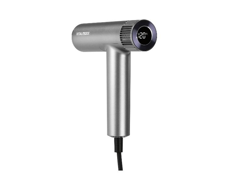 Silberner Haartrockner mit digitaler Temperaturanzeige.