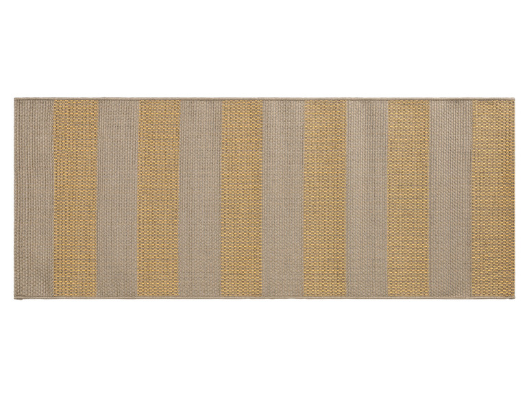 Ein gewebter Teppich mit beige und gelben Streifen.